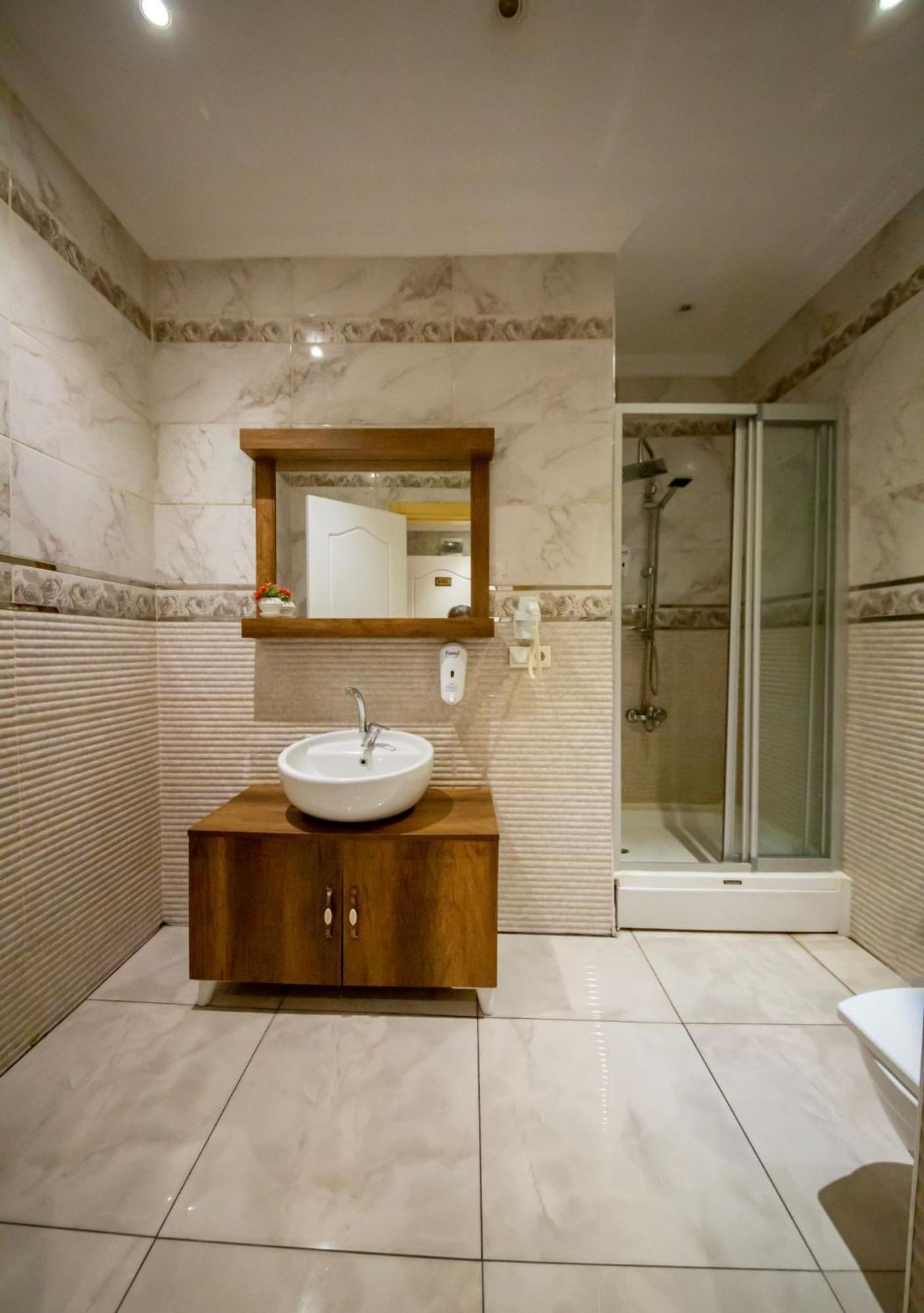Royal Garden Suite And Hotel Istanbul Eksteriør bilde