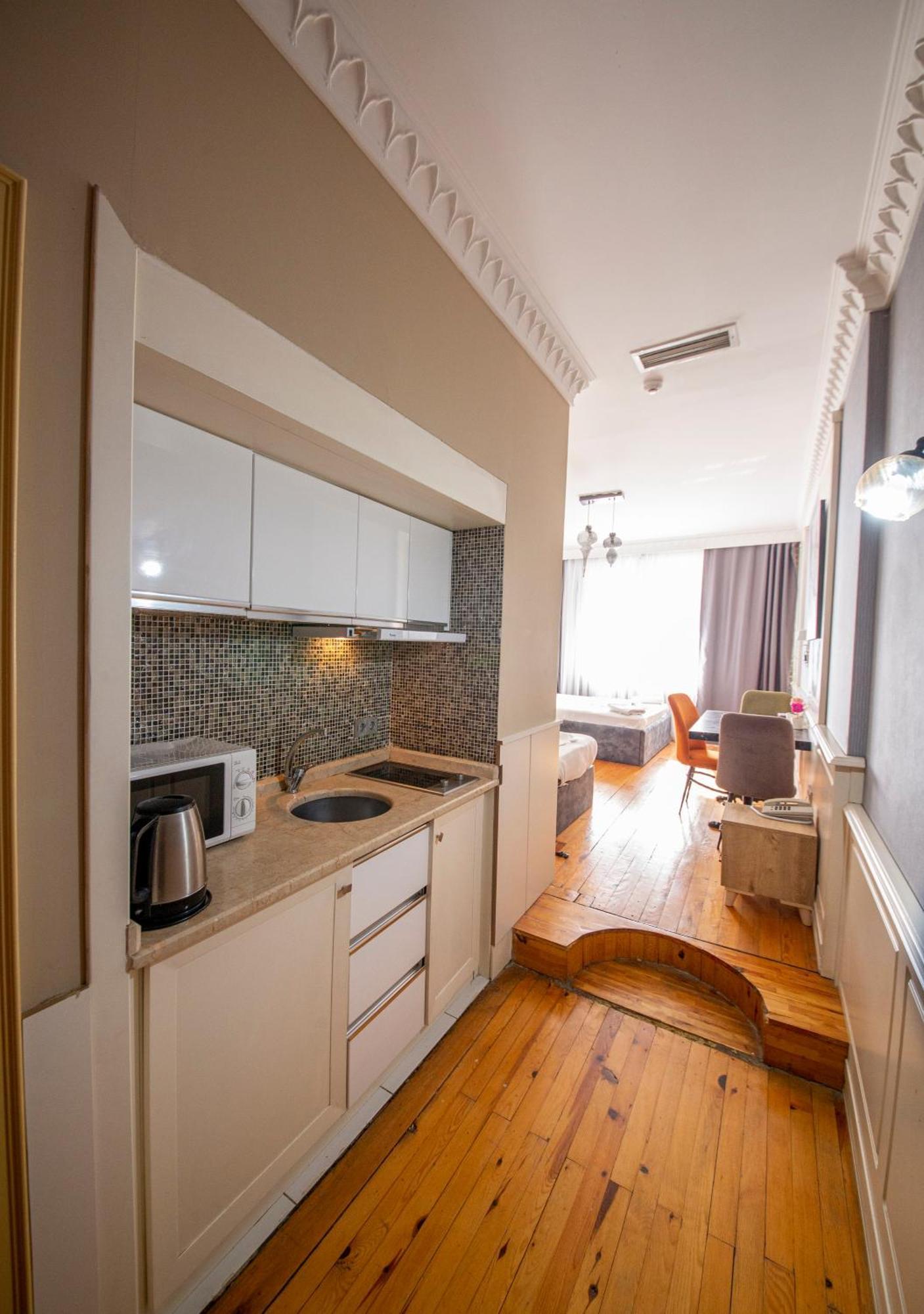 Royal Garden Suite And Hotel Istanbul Eksteriør bilde